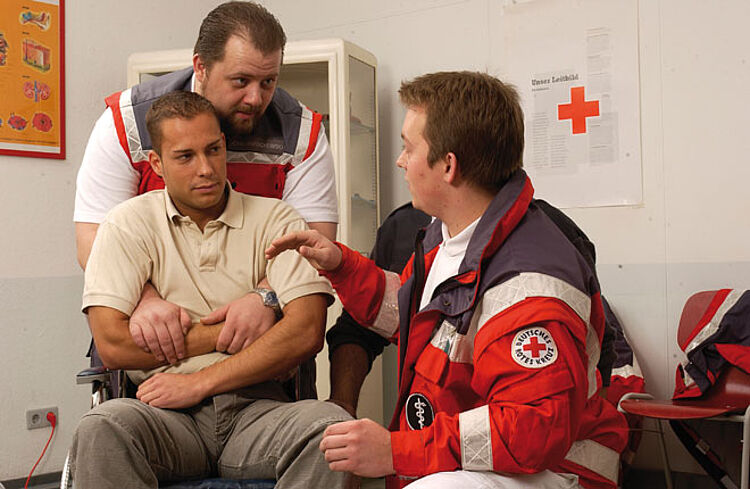 Rotkreuzkurs EH Fortbildung (BG) Rotkreuzkurs EH Fortbildung (BG)